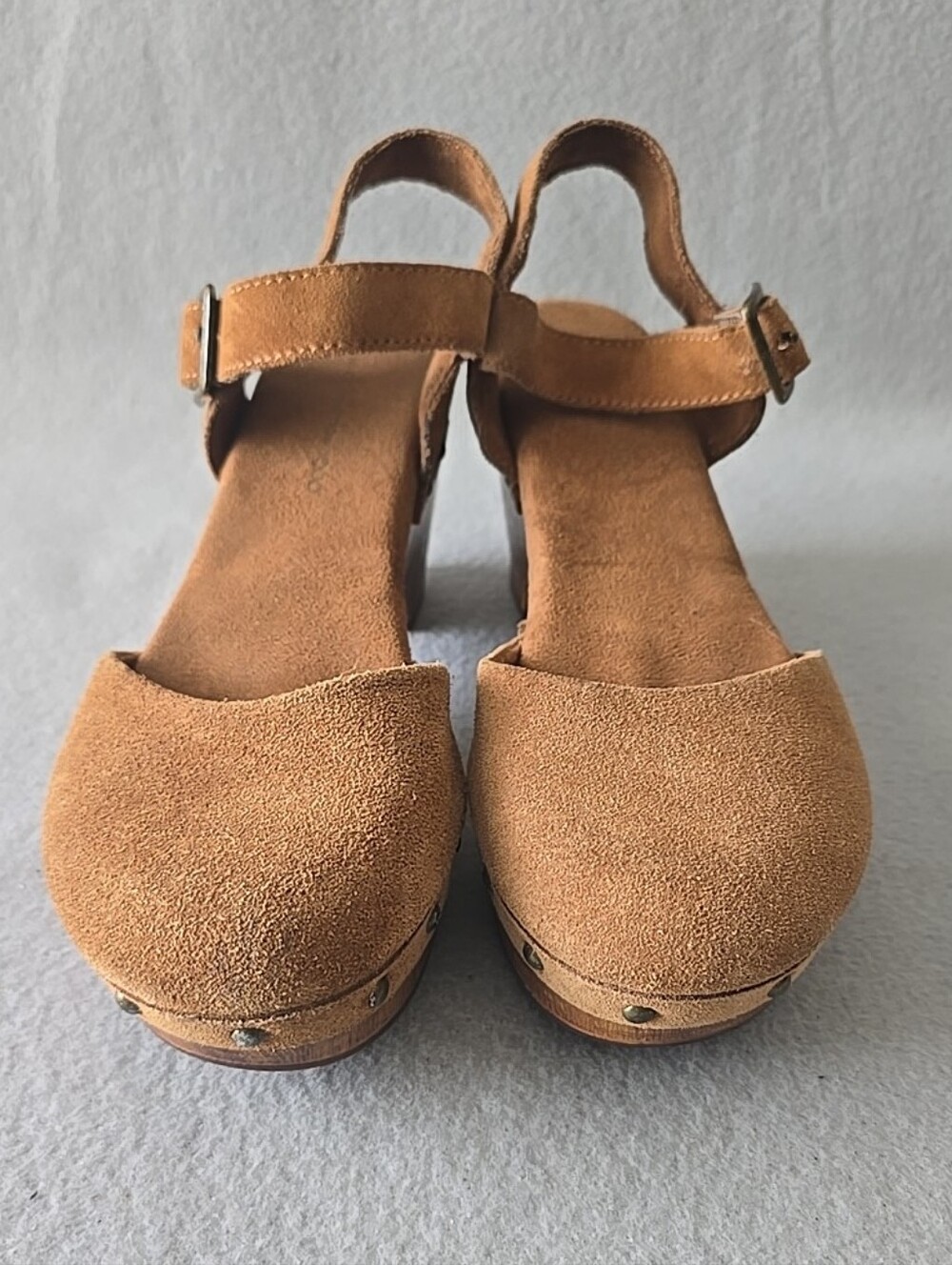 House of Harlow 1960 Chestnut Suede Ankle-Strap Wedge Clogs Studded 8 Cushion